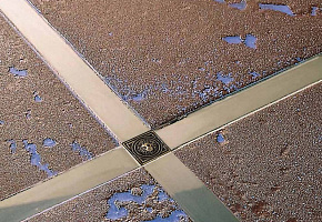 Латунная вставка Вензель 75x75 Бронза - Фото интерьеров №8